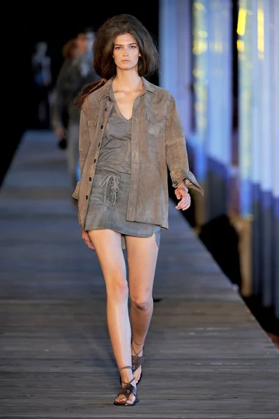 Look 9